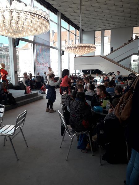 Stadttheater Grundschule Heuchelhof
